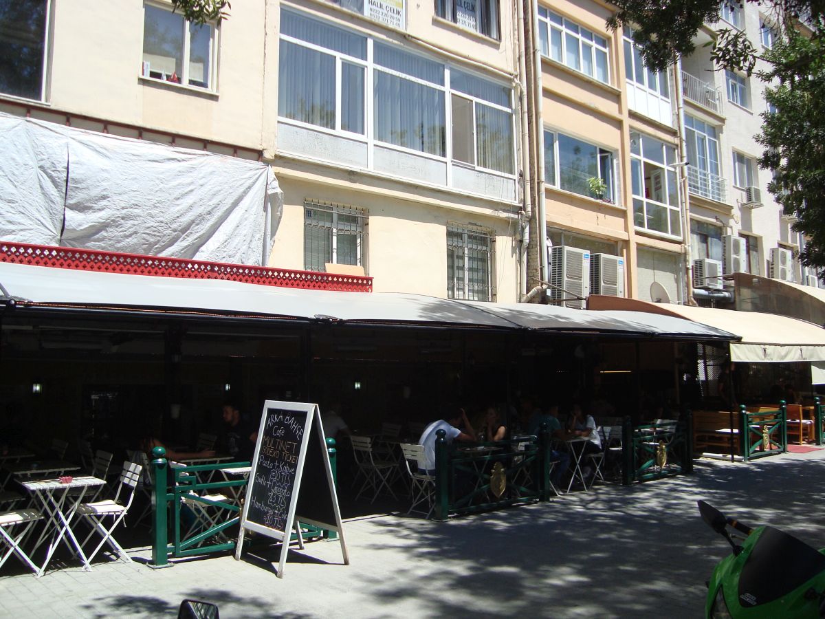 Arka Bahçe Cafe